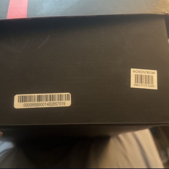 Brand new Prada men size 11.
Never worn - Picture 3 of 5